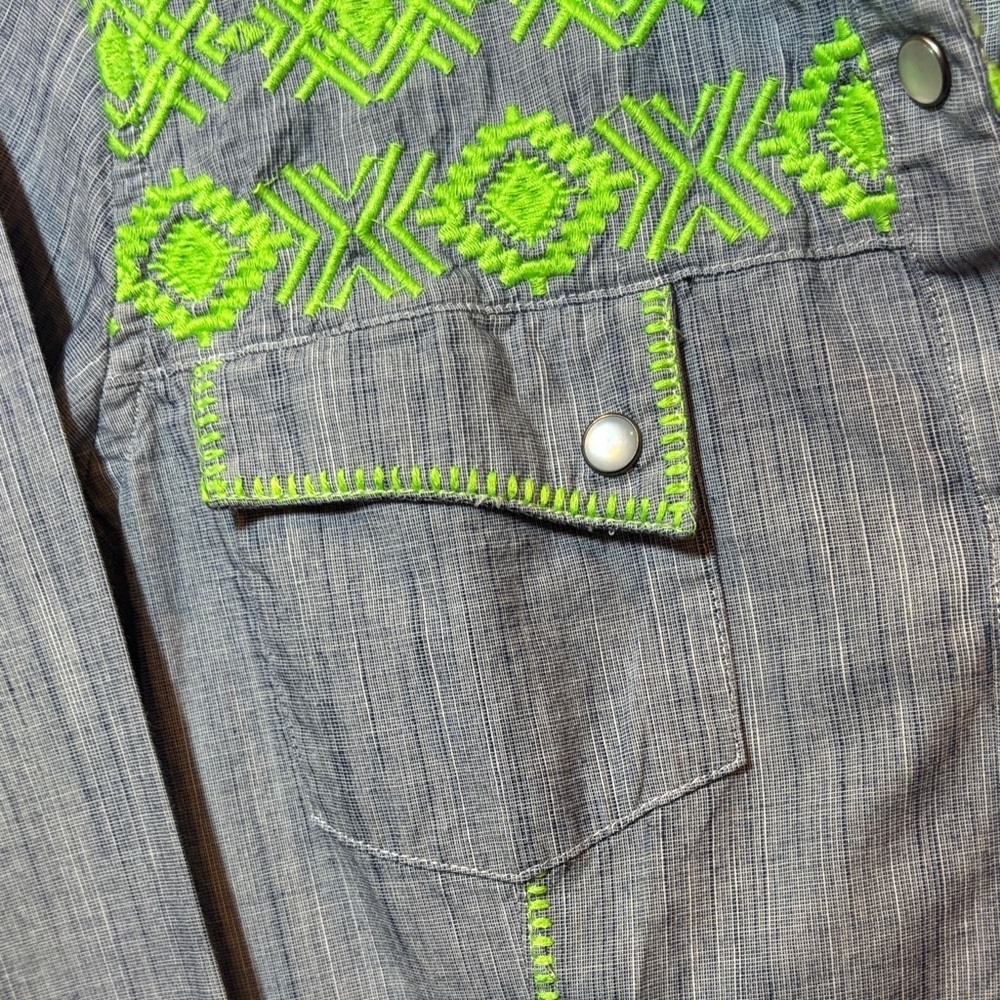 Rock & Roll Cowgirl Chambray button down Western Shirt, Rodeo, small - Picture 3 of 13